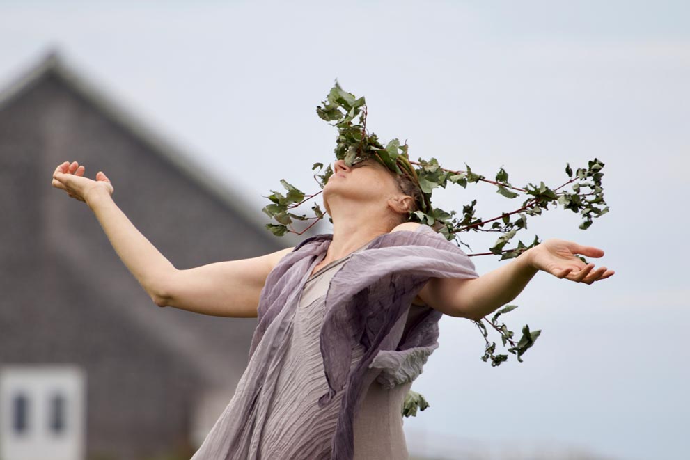 « Femme Foret » performance de Nicole Haché en fermeture